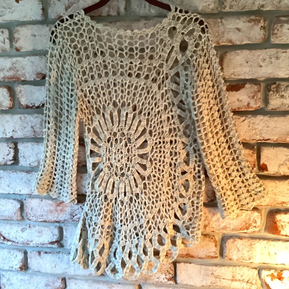 Boston Proper Crocheted woman’s top - Picture 1 of 4